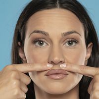 Lip lift, czyli podniesienie górnej wargi – powiększanie ust na stałe