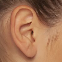 Rekonstrukcja ucha – jak przebiega zabieg i rekonwalescencja?