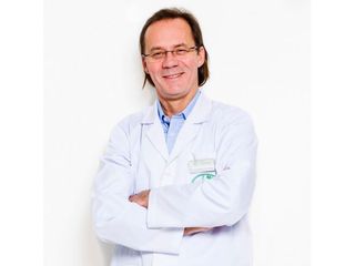 Dr n. med. Tomasz Pniewski