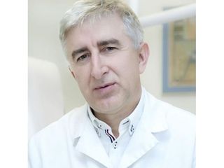 Dr n. med. Konrad Januszek