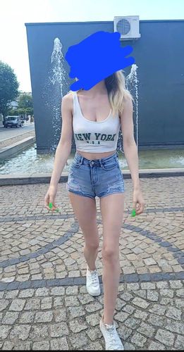 Szerokie ramiona/barki u kobiety
