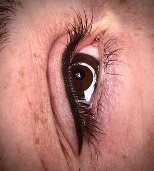 Makijaż permanentny kreski na oku