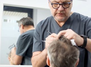 Przeszczep włosów Artura Chamskiego w klinice Medical Hair&Esthetic